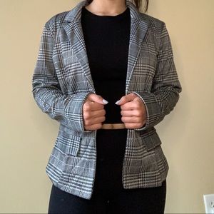 Black and white patterned blazer
